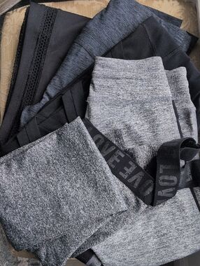 7-Pack Gray and Black Athletic Leggings